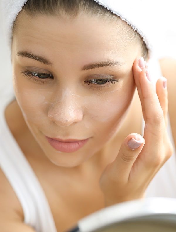 WOMAN USE Over Moisturize