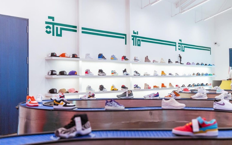 VegNonVeg - reselling sneaker platform 